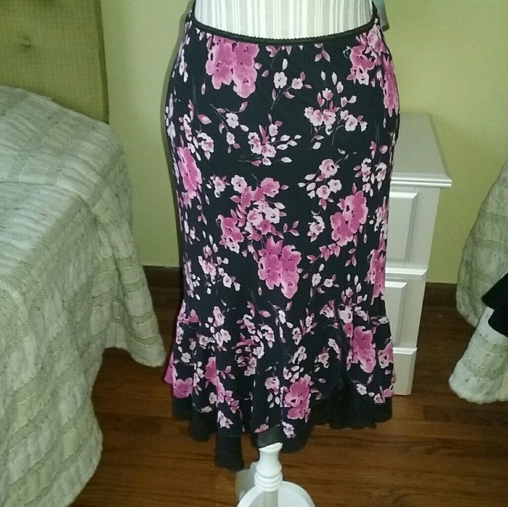 Shoes - Picture 2 of 6